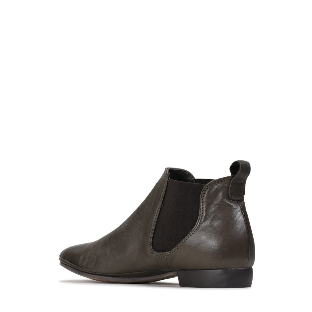 NILA - EOS Footwear - Chelsea Boots