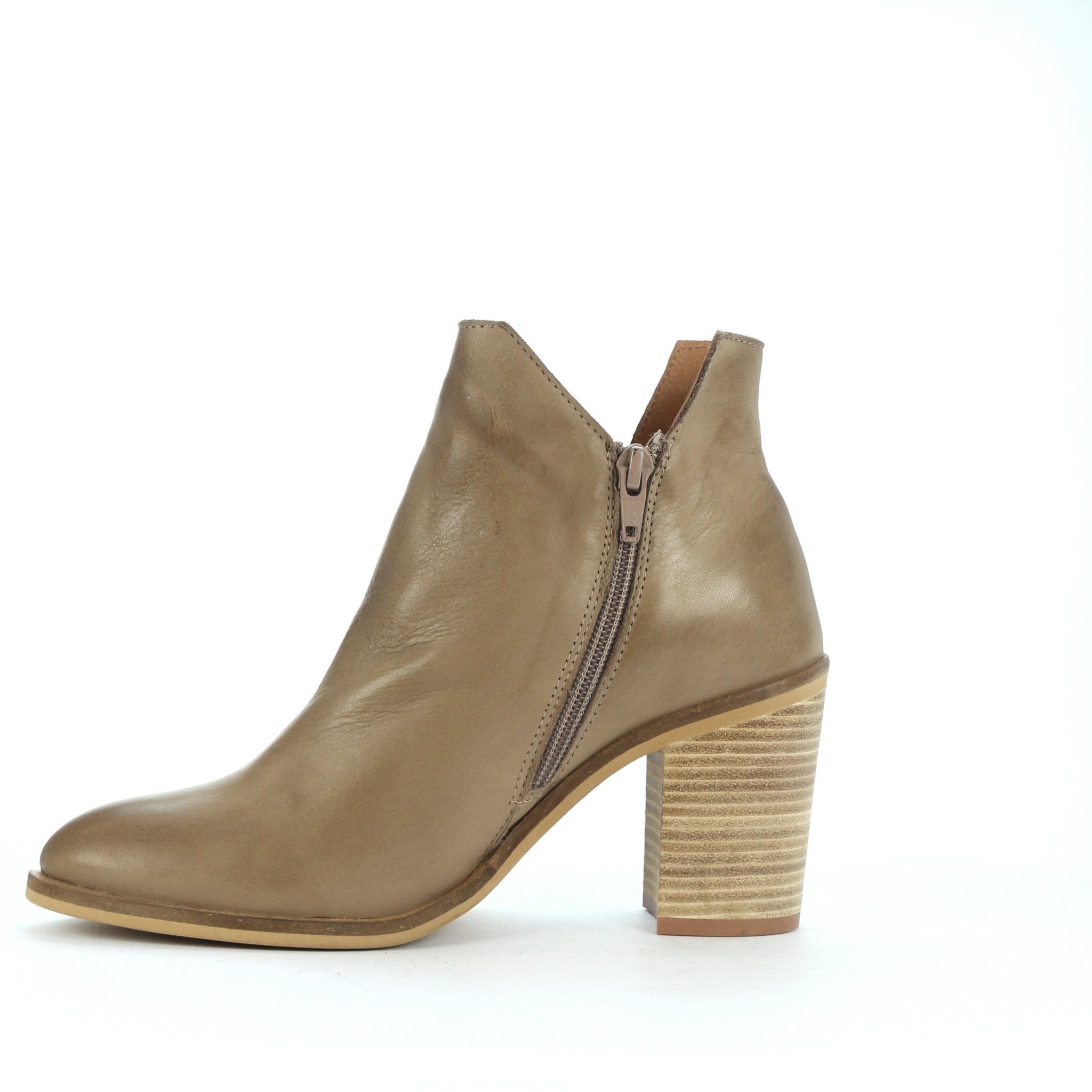 NOORT - EOS Footwear - Ankle Boots #color_Taupe