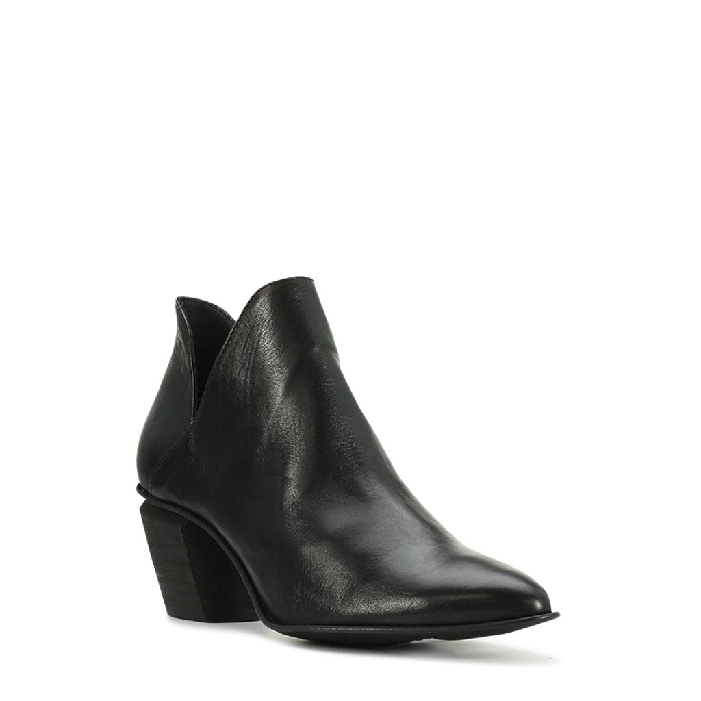 NORTH - EOS Footwear - Ankle Boots #color_black