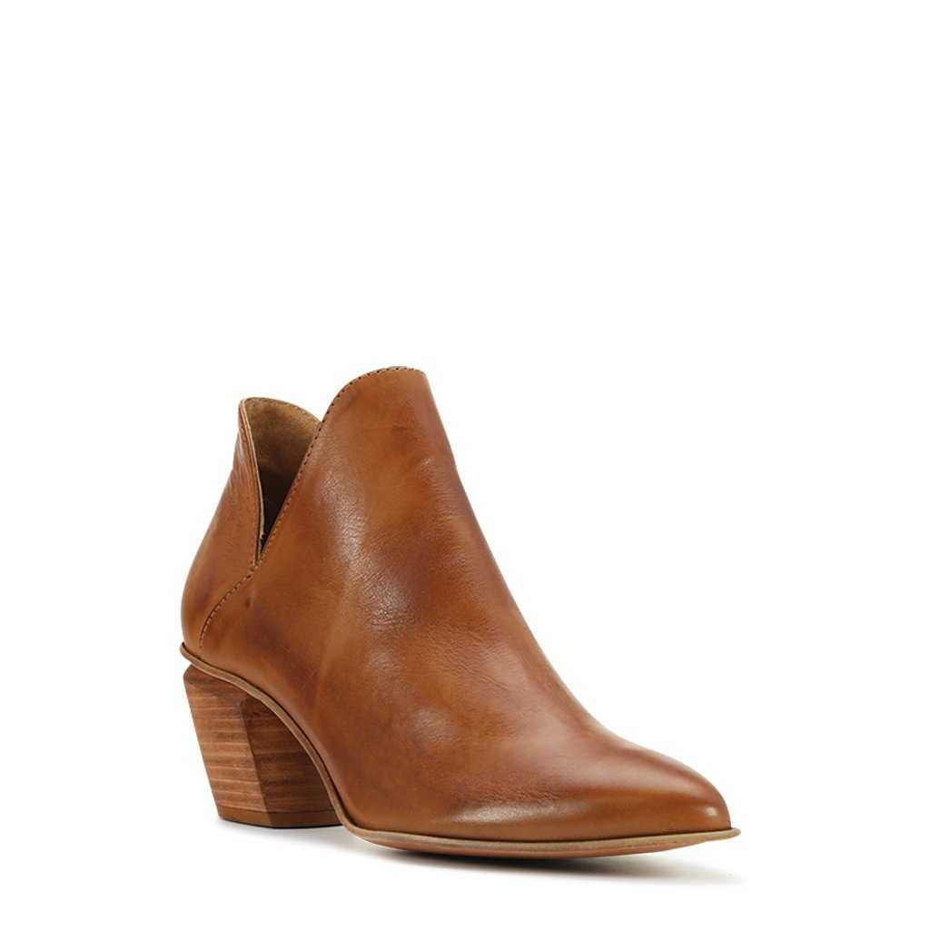 NORTH - EOS Footwear - Ankle Boots #color_brandy