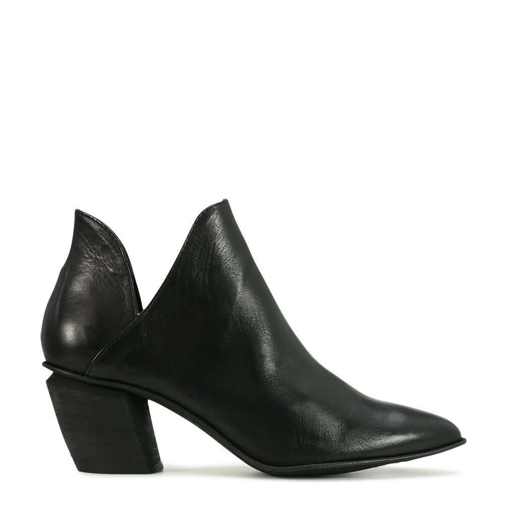 NORTH - EOS Footwear - Ankle Boots #color_black
