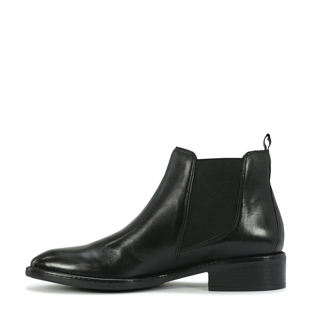 SELVA - EOS Footwear - Chelsea Boots #color_Black
