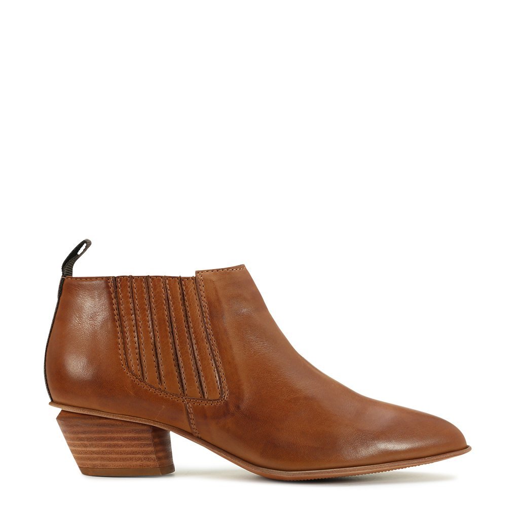 WEST - EOS Footwear - Ankle Boots #color_brandy