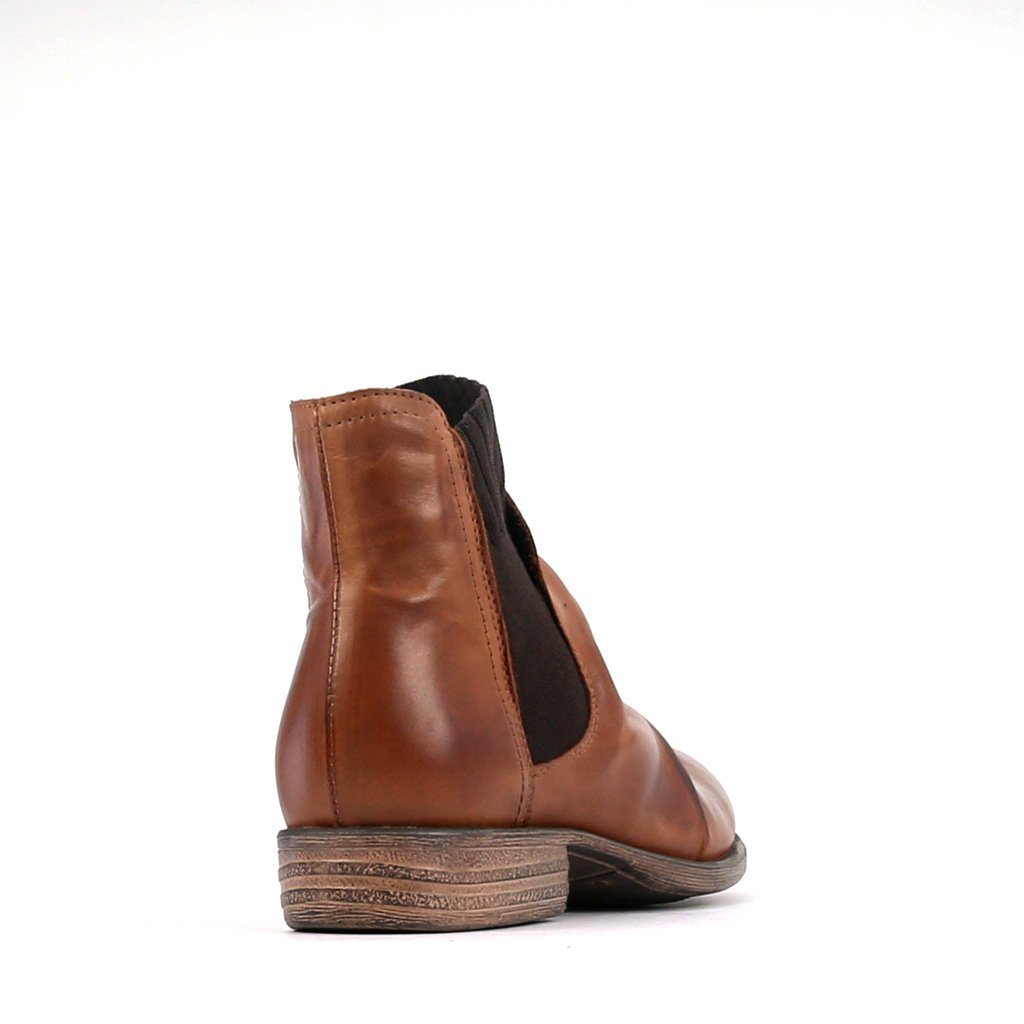 WINDOW - EOS Footwear - Chelsea Boots